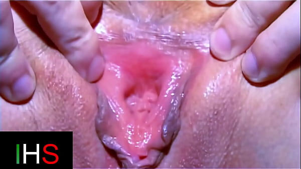 Ragazza sexy con i capelli rossi scopata molto bene nel culo