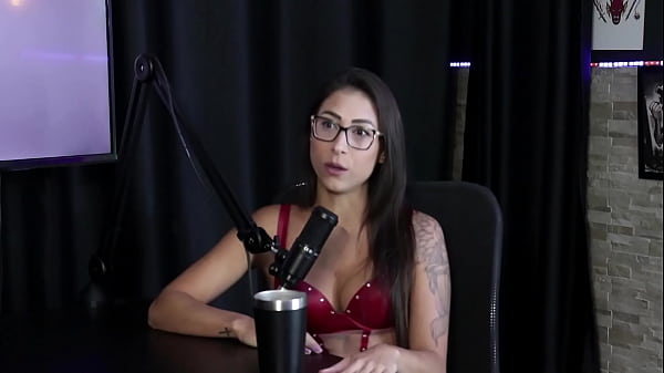 Solía ​​hacer contenido lésbico, le da vergüenza ver sus videos, ha tenido menaje y el fetiche que rechazó fue... - Luciana Picchi (SHEER/RED)