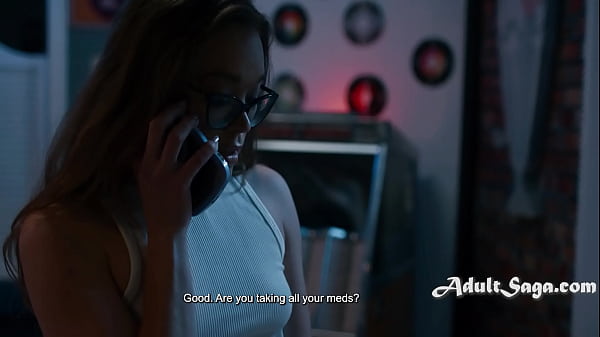 L'ufficiale di prestito bancario ricatta una ragazza disperata che cerca di salvare il ristorante della sua famiglia - Tommy Katie Kush