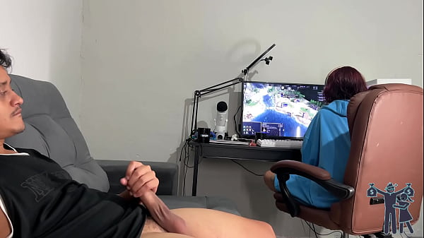 Me pillaron besándose y su reacción fue sorprendente.