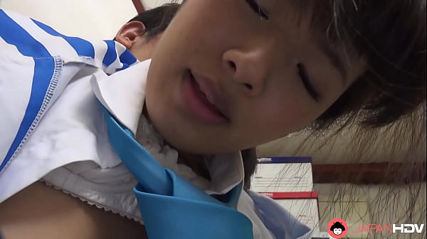 La giapponese Mayuka Momota in ufficio desidera ardentemente il cazzo e lo ottiene senza censura.