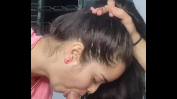 Pose sexy della ragazza