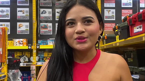 Divorced porn actress looks for a warehouse worker to fuck with him