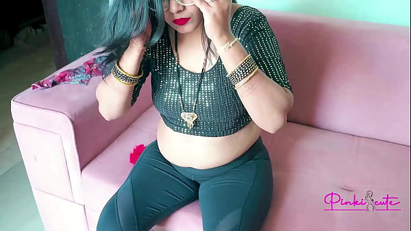 Desi ricco dal culo grosso sposato e capo si gode il cazzo del servo in ufficio.