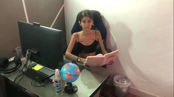 Psicóloga sexual no puede esperar a ver mi gran polla y me la follo en su estrecho coño - porno en español HISTORIA COMPLETA