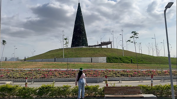 甜美的年轻女孩条