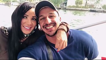 Chamei uma gostosa para conhecer uma ilha paradis&iacute_aca e comi o cu dela bem gostoso