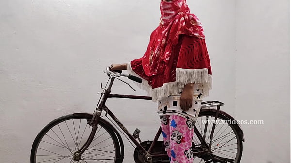 Peitos indianos ex-namorada é fodida forte pelo namorado pauzão