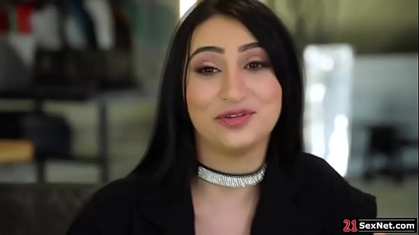 21SexNet.com - Ragazzo incula una ragazza europea con grandi tette