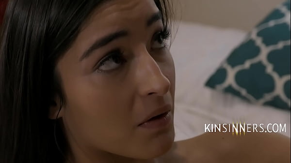 Incredibile esibizione di una teenager sexy