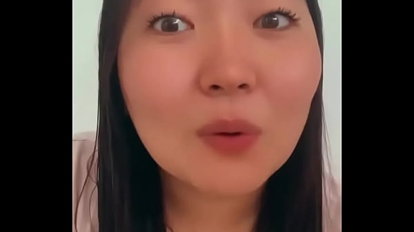 Sandy speaking to the audience