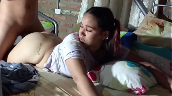 Erstaunlich sinnlicher Teenie hat Spaß