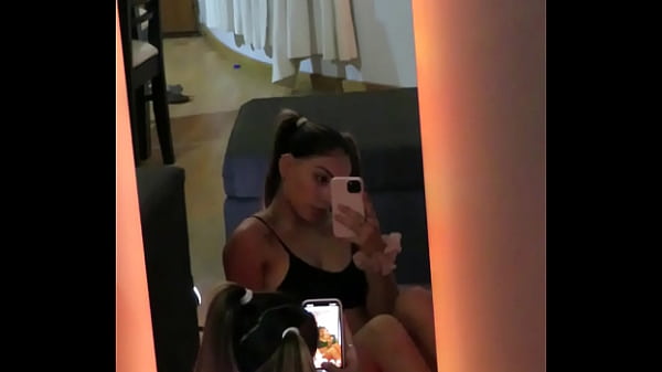 Guarda il bel video anale di una teenager