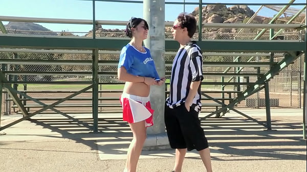 Adolescente Adolescente actúa - lindo