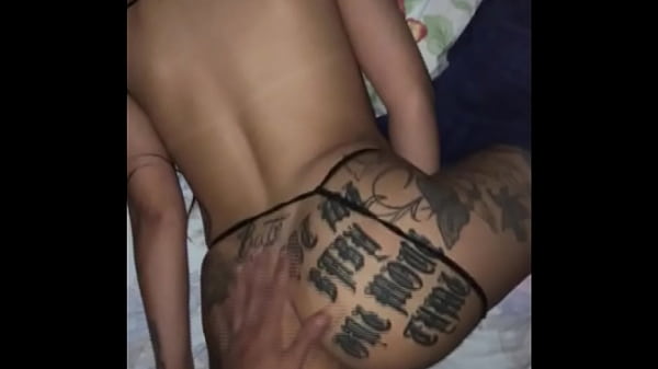 L'ho trovata distesa sul letto e le sono venuto in culo Japaaa Rodrigues