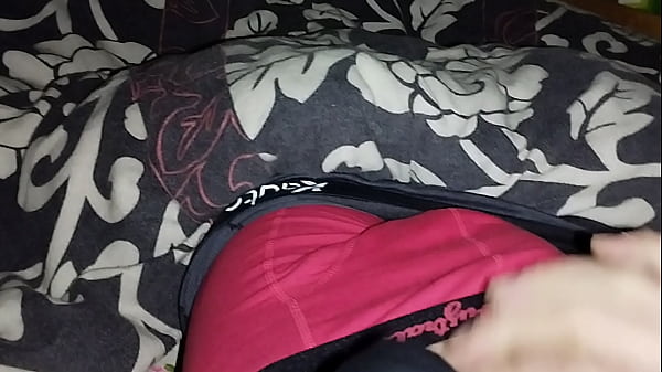 Erstaunlich atemberaubender Teenie hat Spaß