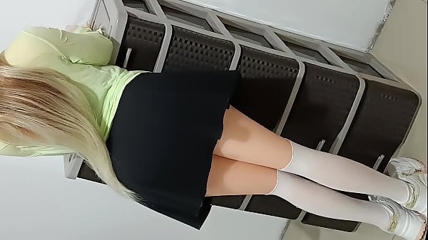 在健身房上完尊巴舞课后，我对性交的渴望非常强烈……我几乎没有把我的鸡巴头放进她的体内，那种快感是难以想象的