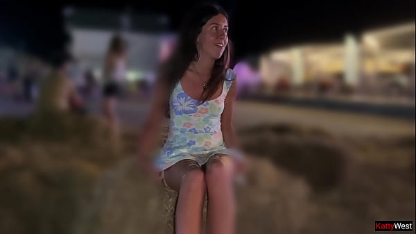 Sexy Teen gibt an – hübsch