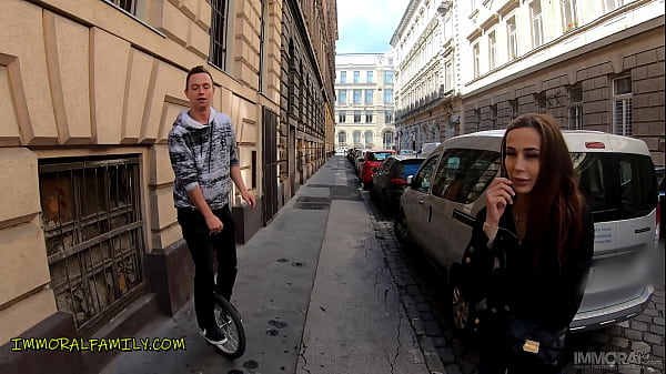 Sexy Teen Girl zieht sich in real_amateur aus