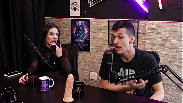 Pedro parla di Playboy e Santa Caliente quando la bella ragazza nera è spaventata dal cazzo del ragazzo nero. Top Del&iacute_cia - Dieni Ga&uacute_cha e Pedro Albuquerque
