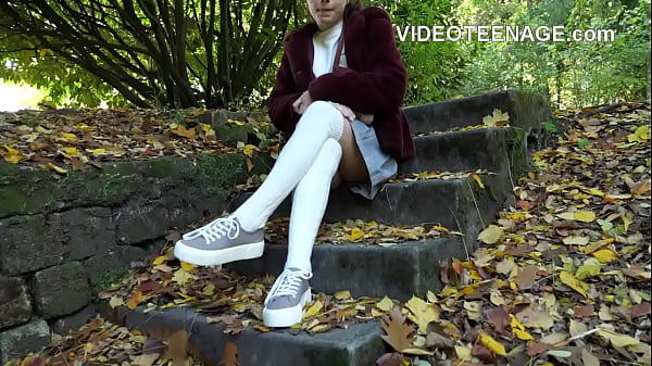 Primo casting porno di una bella ragazza adolescente