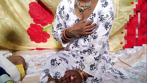 Young daughter-in-law got fucked by father-in-law, Babu ji sent his son out and enjoyed real desi sex.