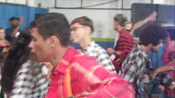 Jonny scopa il ballo scolastico in 4K