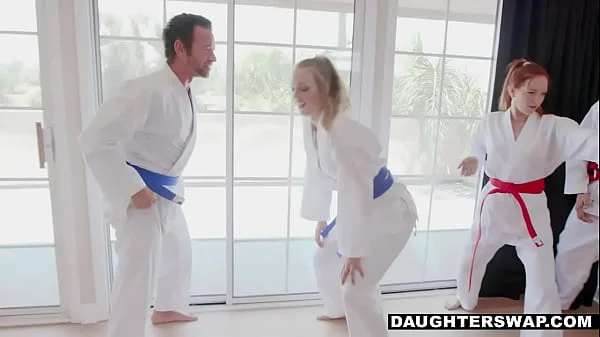 Amara romani bước đi chị em bí mật bẩn thỉu [tất cả giới tính, loạn luân, anh chị em, tất cả giới tính, crempie hậu môn, Hardcore, thổi kèn, loạn luân]