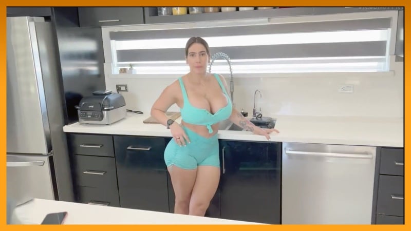 Baisé la femme d'un ami alors qu'il était au travail yinyleon porn plein de Russie [hentai, sexe, baise, russe, inceste, fait maison]