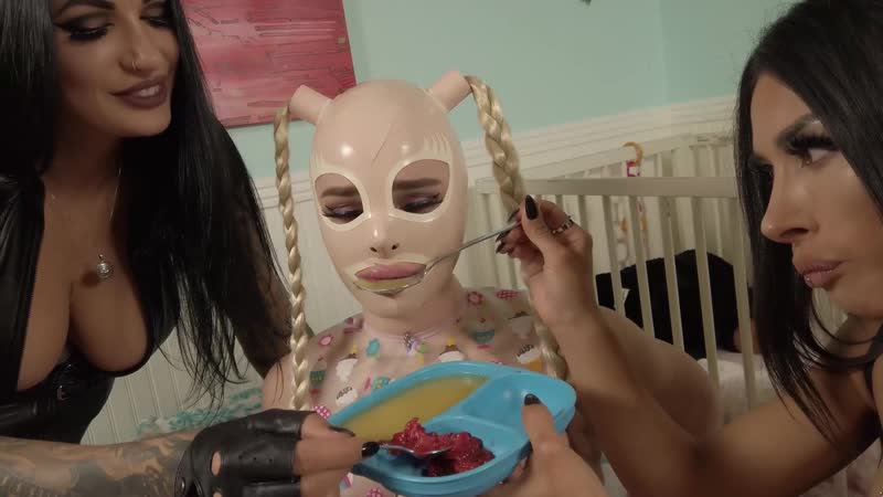 Natalie Marte dea tangente amante damazonia addestra il bambino gimp 2 papà a casa