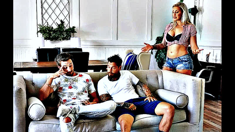 Pornografia com tradução ajudou a mãe de um amigo no quintal Milf sexo pornô em russo Ryan Conner