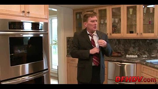 Sehen Sie sich das sinnliche Teenie-Video an