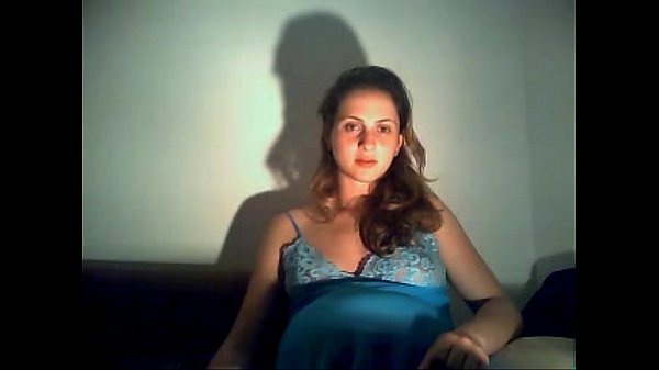 schwangere Schönheit in Dessous - PregnantHorny.com