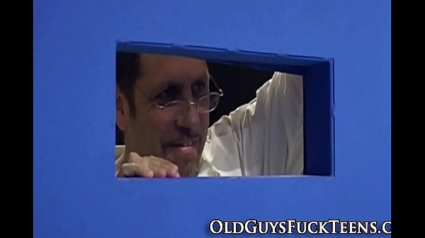 L'adolescente europeo si masturba