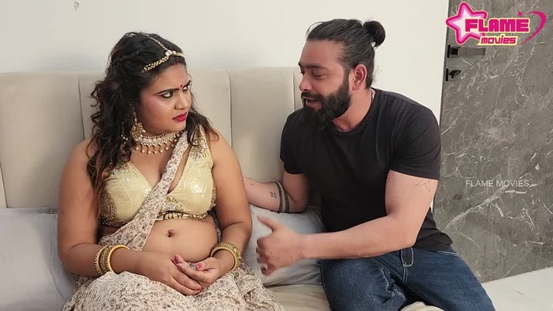 Heißer Alka-Bhabhi-Sex mit dem neuen Jungen Desi, unbeschnitten
